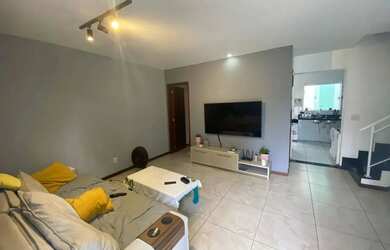 Imagem: A casa em condomínio possui 3 Dormitórios, 2 Banheiros, 1