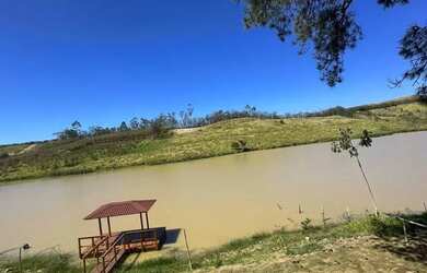 Imagem: O terreno possui 1.000m² de Área e está localizado em Guararema