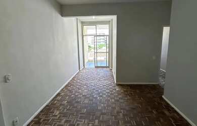 Imagem: O apartamento possui 1 Dormitório, 2 Banheiros, 1 Vaga na garagem