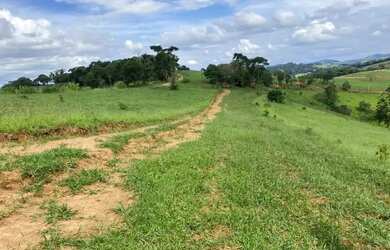 Imagem 6: Condomínio fechado em Atibaia 2,5 km do asfalto e ônibus na porta