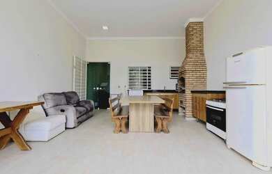 Imagem: A casa possui 5 Dormitórios, 5 Banheiros, 5 Vagas na garagem