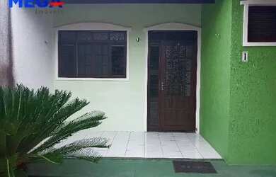 Imagem: A casa possui 3 Dormitórios, 5 Banheiros, 2 Vagas na garagem