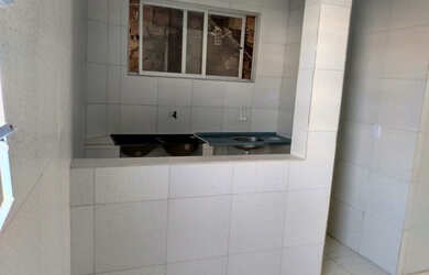 Imagem: A casa possui 2 Dormitórios, 1 Banheiro, 1 Vaga na garagem