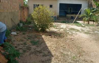 Imagem: A casa possui 2 Dormitórios, 2 Banheiros e 4 Vagas na garagem