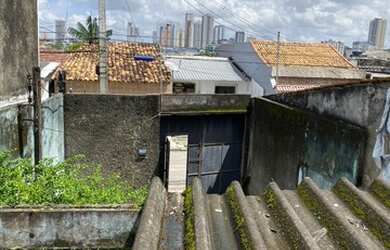 Imagem: A casa possui 2 Dormitórios, 1 Banheiro, 4 Vagas na garagem