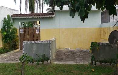 Imagem: A casa possui 2 Dormitórios, 2 Banheiros, 4 Vagas na garagem