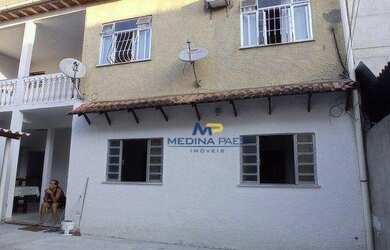 Imagem: A casa possui 4 Dormitórios, 3 Banheiros, 2 Vagas na garagem