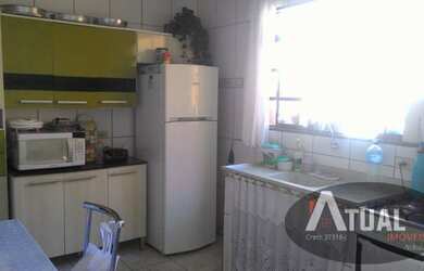 Imagem: A casa possui 1 Dormitório, 1 Banheiro, 3 Vagas na garagem