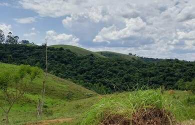 Imagem: O terreno possui 600m² de Área e está localizado em Jaraguazinho