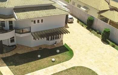 Imagem: A casa em condomínio possui 3 Dormitórios, 5 Banheiros, 5