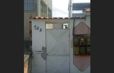 Imagem: A casa possui 2 Dormitórios, 1 Banheiro, 65m² de Área, Varanda