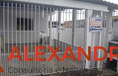 Imagem: A casa possui 2 Dormitórios, 1 Banheiro, 1 Vaga na garagem