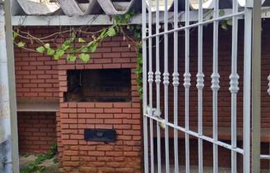 Imagem: O depósito possui 2 Vagas na garagem, 180m² de Área e está