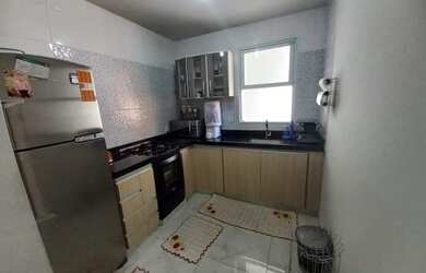 Imagem: A casa possui 2 Dormitórios, 1 Banheiro, 1 Vaga na garagem