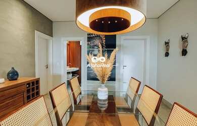 Imagem: A casa possui 3 Dormitórios, 4 Banheiros, 4 Vagas na garagem