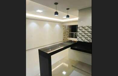 Imagem: A casa possui 3 Dormitórios, 2 Banheiros, 2 Vagas na garagem