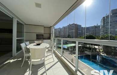 Imagem: O apartamento possui 3 Dormitórios, 1 Banheiro, 2 Vagas na