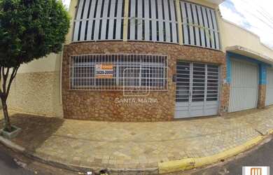 Imagem: O depósito possui 2 Vagas na garagem, 220m² de Área e está