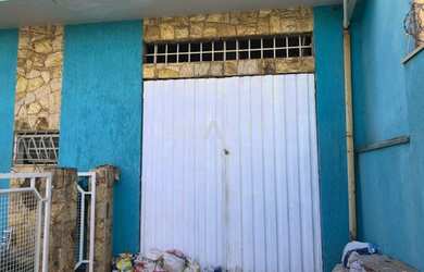 Imagem: O depósito possui 1 Vaga na garagem, 250m² de Área e está