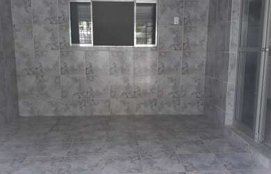 Imagem: A casa possui 5 Dormitórios, 3 Banheiros, 2 Vagas na garagem