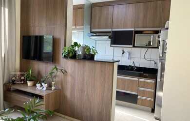 Imagem: O apartamento possui 2 Dormitórios, 1 Banheiro, 1 Vaga na garagem