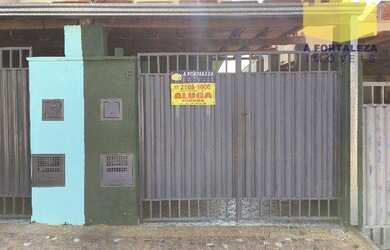 Imagem: A casa possui 1 Dormitório, 1 Banheiro, 1 Vaga na garagem