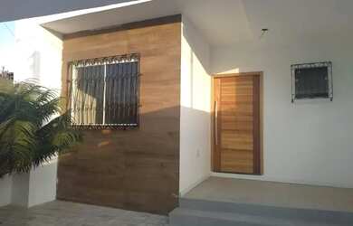 Imagem: A casa e possui 2 Dormitórios, Suítes, 1 Banheiro, 1 Vaga