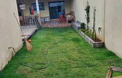 Imagem: A casa possui 3 Dormitórios, 3 Banheiros, 3 Vagas na garagem