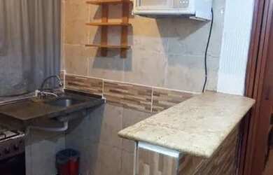 Imagem: A casa possui 1 Dormitório, 1 Banheiro e está localizado