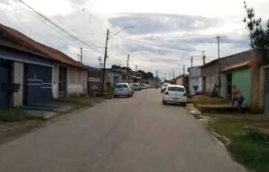 Imagem: O terreno possui 250m² de Área e está localizado em Tancredo