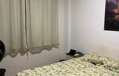 Imagem: O apartamento possui 2 Dormitórios, 1 Banheiro, 1 Vaga na garagem