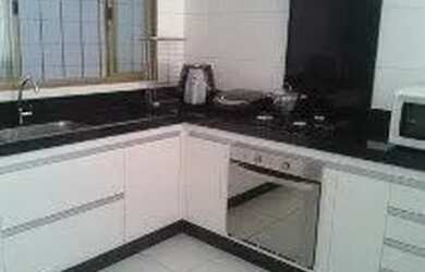 Imagem: A casa possui 3 Dormitórios, 2 Banheiros, 2 Vagas na garagem