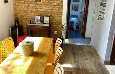 Imagem: A casa possui 5 Dormitórios, 5 Banheiros, 3 Vagas na garagem