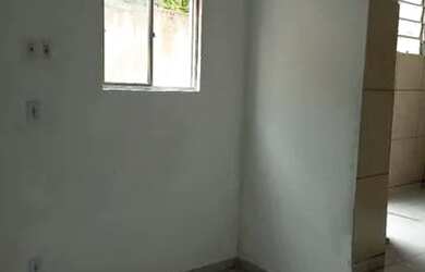 Imagem: A casa possui 1 Dormitório, 1 Banheiro e está localizado