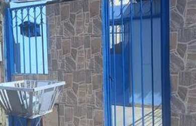 Imagem: A casa possui 1 Dormitório, 1 Banheiro e está localizado