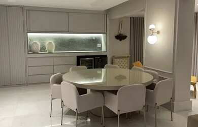 Imagem: O apartamento possui 4 Dormitórios, 5 Banheiros, 3 Vagas na