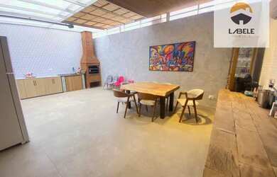 Imagem: A casa em condomínio possui 3 Dormitórios, 3 Banheiros, 2