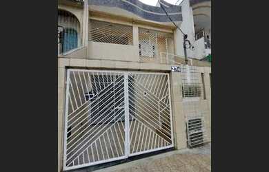 Imagem: A casa possui 3 Dormitórios, 2 Banheiros e 1 Vaga na garagem