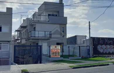 Imagem: A casa possui 3 Dormitórios, 3 Banheiros, 3 Vagas na garagem