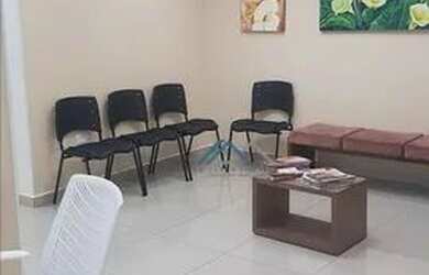 Imagem: O depósito possui 2 Vagas na garagem e 72m² de Área e está