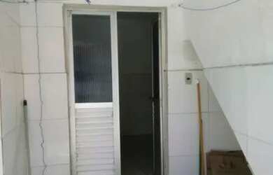 Imagem: A casa possui 2 Dormitórios, 1 Banheiro e está localizado