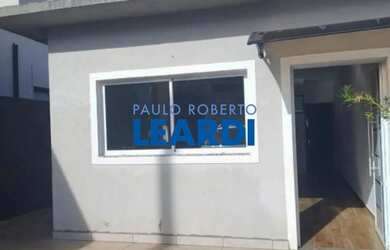 Imagem: A casa à venda possui 2 Dormitórios, 2 Banheiros, 1 Vaga na