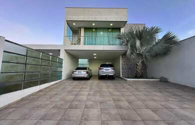 Imagem: A casa em condomínio possui 4 Dormitórios, 4 Banheiros, 4