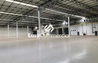 Imagem: Galpão de 5.200 m² com doca em Atibaia
