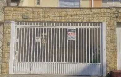 Imagem: A casa possui 3 Dormitórios, 3 Banheiros, 2 Vagas na garagem