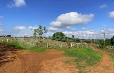 Imagem: O terreno possui 1000m² de Área e está localizado em Jockey
