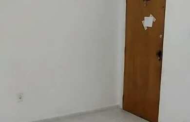 Imagem: O apartamento possui 3 Dormitórios, 1 Banheiro, 1 Vaga na garagem