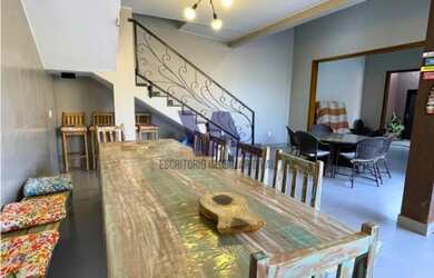 Imagem: A casa em condomínio possui 5 Dormitórios, 5 Banheiros, 5