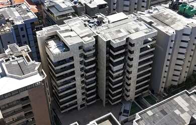 Imagem: O apartamento possui 4 Dormitórios, 4 Banheiros, 2 Vagas na