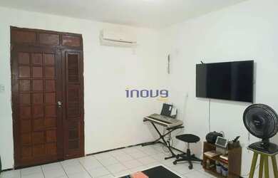 Imagem: A casa possui 3 Dormitórios, 3 Banheiros, 1 Vaga na garagem